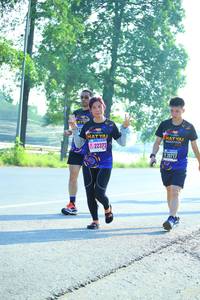 BIB: 22372, 20717
                            <button type="button" onclick="openModal(3706548)" class="btn btn-primary btn-sm float-right btn-popup" data-toggle="modal" data-target=".modal-high-quality">
                        <i class="fas fa-shopping-cart"></i> Add to Cart
                    </button>
                                            <button type="button" onclick="isThisMe(3706548, true)" class="btn btn-success btn-sm float-right btn-popup btn-isme hidden" data-toggle="tooltip" data-placement="bottom" title="นี่คือรูปของคุณใช่ไหม คลิกที่นี่เพื่อเอาเข้าอัลบั้ม">
                        <i class="fas fa-plus"></i> Add to album
                    </button>
                    <button type="button" onclick="isThisMe(3706548, false)" class="btn btn-warning btn-sm float-right btn-popup btn-isnotme hidden">
                        <i class="fas fa-ban"></i> Remove from album
                    </button>