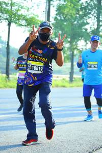 BIB: 10819, 115
                            <button type="button" onclick="openModal(3708016)" class="btn btn-primary btn-sm float-right btn-popup" data-toggle="modal" data-target=".modal-high-quality">
                        <i class="fas fa-shopping-cart"></i> Add to Cart
                    </button>
                                            <button type="button" onclick="isThisMe(3708016, true)" class="btn btn-success btn-sm float-right btn-popup btn-isme hidden" data-toggle="tooltip" data-placement="bottom" title="นี่คือรูปของคุณใช่ไหม คลิกที่นี่เพื่อเอาเข้าอัลบั้ม">
                        <i class="fas fa-plus"></i> Add to album
                    </button>
                    <button type="button" onclick="isThisMe(3708016, false)" class="btn btn-warning btn-sm float-right btn-popup btn-isnotme hidden">
                        <i class="fas fa-ban"></i> Remove from album
                    </button>