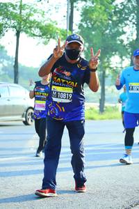 BIB: 11554
                            <button type="button" onclick="openModal(3707975)" class="btn btn-primary btn-sm float-right btn-popup" data-toggle="modal" data-target=".modal-high-quality">
                        <i class="fas fa-shopping-cart"></i> Add to Cart
                    </button>
                                            <button type="button" onclick="isThisMe(3707975, true)" class="btn btn-success btn-sm float-right btn-popup btn-isme hidden" data-toggle="tooltip" data-placement="bottom" title="นี่คือรูปของคุณใช่ไหม คลิกที่นี่เพื่อเอาเข้าอัลบั้ม">
                        <i class="fas fa-plus"></i> Add to album
                    </button>
                    <button type="button" onclick="isThisMe(3707975, false)" class="btn btn-warning btn-sm float-right btn-popup btn-isnotme hidden">
                        <i class="fas fa-ban"></i> Remove from album
                    </button>