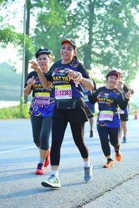 BIB: 12383, 12154
                            <button type="button" onclick="openModal(3690270)" class="btn btn-primary btn-sm float-right btn-popup" data-toggle="modal" data-target=".modal-high-quality">
                        <i class="fas fa-shopping-cart"></i> Add to Cart
                    </button>
                                            <button type="button" onclick="isThisMe(3690270, true)" class="btn btn-success btn-sm float-right btn-popup btn-isme hidden" data-toggle="tooltip" data-placement="bottom" title="นี่คือรูปของคุณใช่ไหม คลิกที่นี่เพื่อเอาเข้าอัลบั้ม">
                        <i class="fas fa-plus"></i> Add to album
                    </button>
                    <button type="button" onclick="isThisMe(3690270, false)" class="btn btn-warning btn-sm float-right btn-popup btn-isnotme hidden">
                        <i class="fas fa-ban"></i> Remove from album
                    </button>