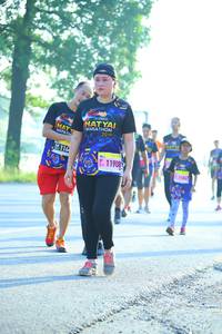 BIB: 11908
                            <button type="button" onclick="openModal(3811138)" class="btn btn-primary btn-sm float-right btn-popup" data-toggle="modal" data-target=".modal-high-quality">
                        <i class="fas fa-shopping-cart"></i> Add to Cart
                    </button>
                                            <button type="button" onclick="isThisMe(3811138, true)" class="btn btn-success btn-sm float-right btn-popup btn-isme hidden" data-toggle="tooltip" data-placement="bottom" title="นี่คือรูปของคุณใช่ไหม คลิกที่นี่เพื่อเอาเข้าอัลบั้ม">
                        <i class="fas fa-plus"></i> Add to album
                    </button>
                    <button type="button" onclick="isThisMe(3811138, false)" class="btn btn-warning btn-sm float-right btn-popup btn-isnotme hidden">
                        <i class="fas fa-ban"></i> Remove from album
                    </button>