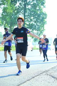 BIB: 40422
                            <button type="button" onclick="openModal(3702327)" class="btn btn-primary btn-sm float-right btn-popup" data-toggle="modal" data-target=".modal-high-quality">
                        <i class="fas fa-shopping-cart"></i> Add to Cart
                    </button>
                                            <button type="button" onclick="isThisMe(3702327, true)" class="btn btn-success btn-sm float-right btn-popup btn-isme hidden" data-toggle="tooltip" data-placement="bottom" title="นี่คือรูปของคุณใช่ไหม คลิกที่นี่เพื่อเอาเข้าอัลบั้ม">
                        <i class="fas fa-plus"></i> Add to album
                    </button>
                    <button type="button" onclick="isThisMe(3702327, false)" class="btn btn-warning btn-sm float-right btn-popup btn-isnotme hidden">
                        <i class="fas fa-ban"></i> Remove from album
                    </button>