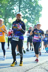 BIB: 201, 979, 20130
                            <button type="button" onclick="openModal(3700430)" class="btn btn-primary btn-sm float-right btn-popup" data-toggle="modal" data-target=".modal-high-quality">
                        <i class="fas fa-shopping-cart"></i> Add to Cart
                    </button>
                                            <button type="button" onclick="isThisMe(3700430, true)" class="btn btn-success btn-sm float-right btn-popup btn-isme hidden" data-toggle="tooltip" data-placement="bottom" title="นี่คือรูปของคุณใช่ไหม คลิกที่นี่เพื่อเอาเข้าอัลบั้ม">
                        <i class="fas fa-plus"></i> Add to album
                    </button>
                    <button type="button" onclick="isThisMe(3700430, false)" class="btn btn-warning btn-sm float-right btn-popup btn-isnotme hidden">
                        <i class="fas fa-ban"></i> Remove from album
                    </button>