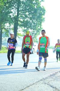 BIB: 0272, 40051
                            <button type="button" onclick="openModal(3698844)" class="btn btn-primary btn-sm float-right btn-popup" data-toggle="modal" data-target=".modal-high-quality">
                        <i class="fas fa-shopping-cart"></i> Add to Cart
                    </button>
                                            <button type="button" onclick="isThisMe(3698844, true)" class="btn btn-success btn-sm float-right btn-popup btn-isme hidden" data-toggle="tooltip" data-placement="bottom" title="นี่คือรูปของคุณใช่ไหม คลิกที่นี่เพื่อเอาเข้าอัลบั้ม">
                        <i class="fas fa-plus"></i> Add to album
                    </button>
                    <button type="button" onclick="isThisMe(3698844, false)" class="btn btn-warning btn-sm float-right btn-popup btn-isnotme hidden">
                        <i class="fas fa-ban"></i> Remove from album
                    </button>