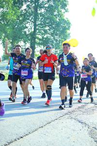 BIB: 
                            <button type="button" onclick="openModal(3713770)" class="btn btn-primary btn-sm float-right btn-popup" data-toggle="modal" data-target=".modal-high-quality">
                        <i class="fas fa-shopping-cart"></i> Add to Cart
                    </button>
                                            <button type="button" onclick="isThisMe(3713770, true)" class="btn btn-success btn-sm float-right btn-popup btn-isme hidden" data-toggle="tooltip" data-placement="bottom" title="นี่คือรูปของคุณใช่ไหม คลิกที่นี่เพื่อเอาเข้าอัลบั้ม">
                        <i class="fas fa-plus"></i> Add to album
                    </button>
                    <button type="button" onclick="isThisMe(3713770, false)" class="btn btn-warning btn-sm float-right btn-popup btn-isnotme hidden">
                        <i class="fas fa-ban"></i> Remove from album
                    </button>