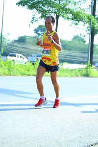 BIB: 0122
                            <button type="button" onclick="openModal(3713923)" class="btn btn-primary btn-sm float-right btn-popup" data-toggle="modal" data-target=".modal-high-quality">
                        <i class="fas fa-shopping-cart"></i> Add to Cart
                    </button>
                                            <button type="button" onclick="isThisMe(3713923, true)" class="btn btn-success btn-sm float-right btn-popup btn-isme hidden" data-toggle="tooltip" data-placement="bottom" title="นี่คือรูปของคุณใช่ไหม คลิกที่นี่เพื่อเอาเข้าอัลบั้ม">
                        <i class="fas fa-plus"></i> Add to album
                    </button>
                    <button type="button" onclick="isThisMe(3713923, false)" class="btn btn-warning btn-sm float-right btn-popup btn-isnotme hidden">
                        <i class="fas fa-ban"></i> Remove from album
                    </button>