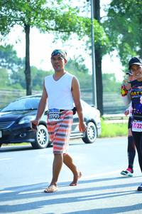 BIB: 20905
                            <button type="button" onclick="openModal(3813736)" class="btn btn-primary btn-sm float-right btn-popup" data-toggle="modal" data-target=".modal-high-quality">
                        <i class="fas fa-shopping-cart"></i> Add to Cart
                    </button>
                                            <button type="button" onclick="isThisMe(3813736, true)" class="btn btn-success btn-sm float-right btn-popup btn-isme hidden" data-toggle="tooltip" data-placement="bottom" title="นี่คือรูปของคุณใช่ไหม คลิกที่นี่เพื่อเอาเข้าอัลบั้ม">
                        <i class="fas fa-plus"></i> Add to album
                    </button>
                    <button type="button" onclick="isThisMe(3813736, false)" class="btn btn-warning btn-sm float-right btn-popup btn-isnotme hidden">
                        <i class="fas fa-ban"></i> Remove from album
                    </button>