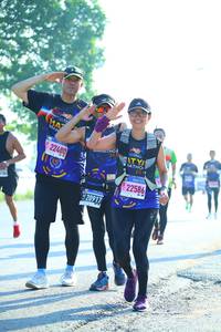 BIB: 22586
                            <button type="button" onclick="openModal(3713388)" class="btn btn-primary btn-sm float-right btn-popup" data-toggle="modal" data-target=".modal-high-quality">
                        <i class="fas fa-shopping-cart"></i> Add to Cart
                    </button>
                                            <button type="button" onclick="isThisMe(3713388, true)" class="btn btn-success btn-sm float-right btn-popup btn-isme hidden" data-toggle="tooltip" data-placement="bottom" title="นี่คือรูปของคุณใช่ไหม คลิกที่นี่เพื่อเอาเข้าอัลบั้ม">
                        <i class="fas fa-plus"></i> Add to album
                    </button>
                    <button type="button" onclick="isThisMe(3713388, false)" class="btn btn-warning btn-sm float-right btn-popup btn-isnotme hidden">
                        <i class="fas fa-ban"></i> Remove from album
                    </button>