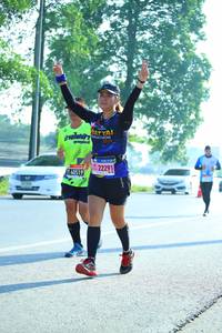 BIB: 2229, 0519
                            <button type="button" onclick="openModal(3812973)" class="btn btn-primary btn-sm float-right btn-popup" data-toggle="modal" data-target=".modal-high-quality">
                        <i class="fas fa-shopping-cart"></i> Add to Cart
                    </button>
                                            <button type="button" onclick="isThisMe(3812973, true)" class="btn btn-success btn-sm float-right btn-popup btn-isme hidden" data-toggle="tooltip" data-placement="bottom" title="นี่คือรูปของคุณใช่ไหม คลิกที่นี่เพื่อเอาเข้าอัลบั้ม">
                        <i class="fas fa-plus"></i> Add to album
                    </button>
                    <button type="button" onclick="isThisMe(3812973, false)" class="btn btn-warning btn-sm float-right btn-popup btn-isnotme hidden">
                        <i class="fas fa-ban"></i> Remove from album
                    </button>