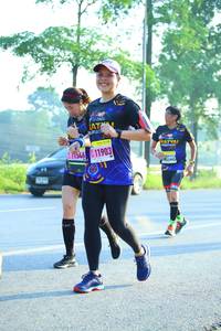 BIB: 11903
                            <button type="button" onclick="openModal(3678299)" class="btn btn-primary btn-sm float-right btn-popup" data-toggle="modal" data-target=".modal-high-quality">
                        <i class="fas fa-shopping-cart"></i> Add to Cart
                    </button>
                                            <button type="button" onclick="isThisMe(3678299, true)" class="btn btn-success btn-sm float-right btn-popup btn-isme hidden" data-toggle="tooltip" data-placement="bottom" title="นี่คือรูปของคุณใช่ไหม คลิกที่นี่เพื่อเอาเข้าอัลบั้ม">
                        <i class="fas fa-plus"></i> Add to album
                    </button>
                    <button type="button" onclick="isThisMe(3678299, false)" class="btn btn-warning btn-sm float-right btn-popup btn-isnotme hidden">
                        <i class="fas fa-ban"></i> Remove from album
                    </button>