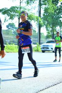 BIB: 40201
                            <button type="button" onclick="openModal(3714162)" class="btn btn-primary btn-sm float-right btn-popup" data-toggle="modal" data-target=".modal-high-quality">
                        <i class="fas fa-shopping-cart"></i> Add to Cart
                    </button>
                                            <button type="button" onclick="isThisMe(3714162, true)" class="btn btn-success btn-sm float-right btn-popup btn-isme hidden" data-toggle="tooltip" data-placement="bottom" title="นี่คือรูปของคุณใช่ไหม คลิกที่นี่เพื่อเอาเข้าอัลบั้ม">
                        <i class="fas fa-plus"></i> Add to album
                    </button>
                    <button type="button" onclick="isThisMe(3714162, false)" class="btn btn-warning btn-sm float-right btn-popup btn-isnotme hidden">
                        <i class="fas fa-ban"></i> Remove from album
                    </button>