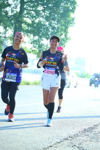 BIB: 22342, 21133
                            <button type="button" onclick="openModal(3813120)" class="btn btn-primary btn-sm float-right btn-popup" data-toggle="modal" data-target=".modal-high-quality">
                        <i class="fas fa-shopping-cart"></i> Add to Cart
                    </button>
                                            <button type="button" onclick="isThisMe(3813120, true)" class="btn btn-success btn-sm float-right btn-popup btn-isme hidden" data-toggle="tooltip" data-placement="bottom" title="นี่คือรูปของคุณใช่ไหม คลิกที่นี่เพื่อเอาเข้าอัลบั้ม">
                        <i class="fas fa-plus"></i> Add to album
                    </button>
                    <button type="button" onclick="isThisMe(3813120, false)" class="btn btn-warning btn-sm float-right btn-popup btn-isnotme hidden">
                        <i class="fas fa-ban"></i> Remove from album
                    </button>