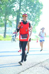 BIB: 
                            <button type="button" onclick="openModal(3811883)" class="btn btn-primary btn-sm float-right btn-popup" data-toggle="modal" data-target=".modal-high-quality">
                        <i class="fas fa-shopping-cart"></i> Add to Cart
                    </button>
                                            <button type="button" onclick="isThisMe(3811883, true)" class="btn btn-success btn-sm float-right btn-popup btn-isme hidden" data-toggle="tooltip" data-placement="bottom" title="นี่คือรูปของคุณใช่ไหม คลิกที่นี่เพื่อเอาเข้าอัลบั้ม">
                        <i class="fas fa-plus"></i> Add to album
                    </button>
                    <button type="button" onclick="isThisMe(3811883, false)" class="btn btn-warning btn-sm float-right btn-popup btn-isnotme hidden">
                        <i class="fas fa-ban"></i> Remove from album
                    </button>