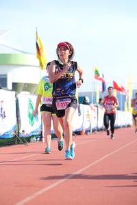 BIB: 1265
                            <button type="button" onclick="openModal(3620662)" class="btn btn-primary btn-sm float-right btn-popup" data-toggle="modal" data-target=".modal-high-quality">
                        <i class="fas fa-shopping-cart"></i> Add to Cart
                    </button>
                                            <button type="button" onclick="isThisMe(3620662, true)" class="btn btn-success btn-sm float-right btn-popup btn-isme hidden" data-toggle="tooltip" data-placement="bottom" title="นี่คือรูปของคุณใช่ไหม คลิกที่นี่เพื่อเอาเข้าอัลบั้ม">
                        <i class="fas fa-plus"></i> Add to album
                    </button>
                    <button type="button" onclick="isThisMe(3620662, false)" class="btn btn-warning btn-sm float-right btn-popup btn-isnotme hidden">
                        <i class="fas fa-ban"></i> Remove from album
                    </button>