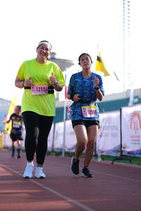 BIB: 1211, 12558
                            <button type="button" onclick="openModal(3613573)" class="btn btn-primary btn-sm float-right btn-popup" data-toggle="modal" data-target=".modal-high-quality">
                        <i class="fas fa-shopping-cart"></i> Add to Cart
                    </button>
                                            <button type="button" onclick="isThisMe(3613573, true)" class="btn btn-success btn-sm float-right btn-popup btn-isme hidden" data-toggle="tooltip" data-placement="bottom" title="นี่คือรูปของคุณใช่ไหม คลิกที่นี่เพื่อเอาเข้าอัลบั้ม">
                        <i class="fas fa-plus"></i> Add to album
                    </button>
                    <button type="button" onclick="isThisMe(3613573, false)" class="btn btn-warning btn-sm float-right btn-popup btn-isnotme hidden">
                        <i class="fas fa-ban"></i> Remove from album
                    </button>