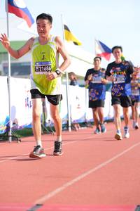 BIB: 686
                            <button type="button" onclick="openModal(3629185)" class="btn btn-primary btn-sm float-right btn-popup" data-toggle="modal" data-target=".modal-high-quality">
                        <i class="fas fa-shopping-cart"></i> Add to Cart
                    </button>
                                            <button type="button" onclick="isThisMe(3629185, true)" class="btn btn-success btn-sm float-right btn-popup btn-isme hidden" data-toggle="tooltip" data-placement="bottom" title="นี่คือรูปของคุณใช่ไหม คลิกที่นี่เพื่อเอาเข้าอัลบั้ม">
                        <i class="fas fa-plus"></i> Add to album
                    </button>
                    <button type="button" onclick="isThisMe(3629185, false)" class="btn btn-warning btn-sm float-right btn-popup btn-isnotme hidden">
                        <i class="fas fa-ban"></i> Remove from album
                    </button>