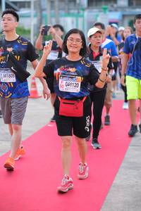 BIB: 041805, 041120
                            <button type="button" onclick="openModal(3590464)" class="btn btn-primary btn-sm float-right btn-popup" data-toggle="modal" data-target=".modal-high-quality">
                        <i class="fas fa-shopping-cart"></i> Add to Cart
                    </button>
                                            <button type="button" onclick="isThisMe(3590464, true)" class="btn btn-success btn-sm float-right btn-popup btn-isme hidden" data-toggle="tooltip" data-placement="bottom" title="นี่คือรูปของคุณใช่ไหม คลิกที่นี่เพื่อเอาเข้าอัลบั้ม">
                        <i class="fas fa-plus"></i> Add to album
                    </button>
                    <button type="button" onclick="isThisMe(3590464, false)" class="btn btn-warning btn-sm float-right btn-popup btn-isnotme hidden">
                        <i class="fas fa-ban"></i> Remove from album
                    </button>