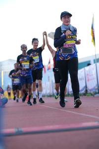 BIB: 1220
                            <button type="button" onclick="openModal(3594484)" class="btn btn-primary btn-sm float-right btn-popup" data-toggle="modal" data-target=".modal-high-quality">
                        <i class="fas fa-shopping-cart"></i> Add to Cart
                    </button>
                                            <button type="button" onclick="isThisMe(3594484, true)" class="btn btn-success btn-sm float-right btn-popup btn-isme hidden" data-toggle="tooltip" data-placement="bottom" title="นี่คือรูปของคุณใช่ไหม คลิกที่นี่เพื่อเอาเข้าอัลบั้ม">
                        <i class="fas fa-plus"></i> Add to album
                    </button>
                    <button type="button" onclick="isThisMe(3594484, false)" class="btn btn-warning btn-sm float-right btn-popup btn-isnotme hidden">
                        <i class="fas fa-ban"></i> Remove from album
                    </button>