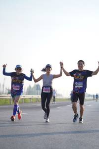 BIB: 2215, 21985
                            <button type="button" onclick="openModal(3714754)" class="btn btn-primary btn-sm float-right btn-popup" data-toggle="modal" data-target=".modal-high-quality">
                        <i class="fas fa-shopping-cart"></i> Add to Cart
                    </button>
                                            <button type="button" onclick="isThisMe(3714754, true)" class="btn btn-success btn-sm float-right btn-popup btn-isme hidden" data-toggle="tooltip" data-placement="bottom" title="นี่คือรูปของคุณใช่ไหม คลิกที่นี่เพื่อเอาเข้าอัลบั้ม">
                        <i class="fas fa-plus"></i> Add to album
                    </button>
                    <button type="button" onclick="isThisMe(3714754, false)" class="btn btn-warning btn-sm float-right btn-popup btn-isnotme hidden">
                        <i class="fas fa-ban"></i> Remove from album
                    </button>