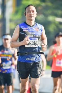 BIB: 0958
                            <button type="button" onclick="openModal(3821916)" class="btn btn-primary btn-sm float-right btn-popup" data-toggle="modal" data-target=".modal-high-quality">
                        <i class="fas fa-shopping-cart"></i> Add to Cart
                    </button>
                                            <button type="button" onclick="isThisMe(3821916, true)" class="btn btn-success btn-sm float-right btn-popup btn-isme hidden" data-toggle="tooltip" data-placement="bottom" title="นี่คือรูปของคุณใช่ไหม คลิกที่นี่เพื่อเอาเข้าอัลบั้ม">
                        <i class="fas fa-plus"></i> Add to album
                    </button>
                    <button type="button" onclick="isThisMe(3821916, false)" class="btn btn-warning btn-sm float-right btn-popup btn-isnotme hidden">
                        <i class="fas fa-ban"></i> Remove from album
                    </button>