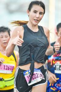 BIB: 12610
                            <button type="button" onclick="openModal(3804105)" class="btn btn-primary btn-sm float-right btn-popup" data-toggle="modal" data-target=".modal-high-quality">
                        <i class="fas fa-shopping-cart"></i> Add to Cart
                    </button>
                                            <button type="button" onclick="isThisMe(3804105, true)" class="btn btn-success btn-sm float-right btn-popup btn-isme hidden" data-toggle="tooltip" data-placement="bottom" title="นี่คือรูปของคุณใช่ไหม คลิกที่นี่เพื่อเอาเข้าอัลบั้ม">
                        <i class="fas fa-plus"></i> Add to album
                    </button>
                    <button type="button" onclick="isThisMe(3804105, false)" class="btn btn-warning btn-sm float-right btn-popup btn-isnotme hidden">
                        <i class="fas fa-ban"></i> Remove from album
                    </button>