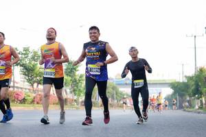 BIB: 10896, 352
                            <button type="button" onclick="openModal(3723854)" class="btn btn-primary btn-sm float-right btn-popup" data-toggle="modal" data-target=".modal-high-quality">
                        <i class="fas fa-shopping-cart"></i> Add to Cart
                    </button>
                                            <button type="button" onclick="isThisMe(3723854, true)" class="btn btn-success btn-sm float-right btn-popup btn-isme hidden" data-toggle="tooltip" data-placement="bottom" title="นี่คือรูปของคุณใช่ไหม คลิกที่นี่เพื่อเอาเข้าอัลบั้ม">
                        <i class="fas fa-plus"></i> Add to album
                    </button>
                    <button type="button" onclick="isThisMe(3723854, false)" class="btn btn-warning btn-sm float-right btn-popup btn-isnotme hidden">
                        <i class="fas fa-ban"></i> Remove from album
                    </button>