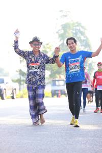 BIB: 40981
                            <button type="button" onclick="openModal(3769477)" class="btn btn-primary btn-sm float-right btn-popup" data-toggle="modal" data-target=".modal-high-quality">
                        <i class="fas fa-shopping-cart"></i> Add to Cart
                    </button>
                                            <button type="button" onclick="isThisMe(3769477, true)" class="btn btn-success btn-sm float-right btn-popup btn-isme hidden" data-toggle="tooltip" data-placement="bottom" title="นี่คือรูปของคุณใช่ไหม คลิกที่นี่เพื่อเอาเข้าอัลบั้ม">
                        <i class="fas fa-plus"></i> Add to album
                    </button>
                    <button type="button" onclick="isThisMe(3769477, false)" class="btn btn-warning btn-sm float-right btn-popup btn-isnotme hidden">
                        <i class="fas fa-ban"></i> Remove from album
                    </button>