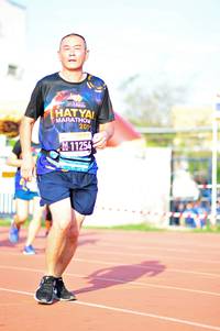 BIB: 201
                            <button type="button" onclick="openModal(3588907)" class="btn btn-primary btn-sm float-right btn-popup" data-toggle="modal" data-target=".modal-high-quality">
                        <i class="fas fa-shopping-cart"></i> Add to Cart
                    </button>
                                            <button type="button" onclick="isThisMe(3588907, true)" class="btn btn-success btn-sm float-right btn-popup btn-isme hidden" data-toggle="tooltip" data-placement="bottom" title="นี่คือรูปของคุณใช่ไหม คลิกที่นี่เพื่อเอาเข้าอัลบั้ม">
                        <i class="fas fa-plus"></i> Add to album
                    </button>
                    <button type="button" onclick="isThisMe(3588907, false)" class="btn btn-warning btn-sm float-right btn-popup btn-isnotme hidden">
                        <i class="fas fa-ban"></i> Remove from album
                    </button>