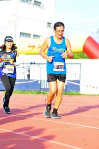 BIB: 1201, 12096
                            <button type="button" onclick="openModal(3581396)" class="btn btn-primary btn-sm float-right btn-popup" data-toggle="modal" data-target=".modal-high-quality">
                        <i class="fas fa-shopping-cart"></i> Add to Cart
                    </button>
                                            <button type="button" onclick="isThisMe(3581396, true)" class="btn btn-success btn-sm float-right btn-popup btn-isme hidden" data-toggle="tooltip" data-placement="bottom" title="นี่คือรูปของคุณใช่ไหม คลิกที่นี่เพื่อเอาเข้าอัลบั้ม">
                        <i class="fas fa-plus"></i> Add to album
                    </button>
                    <button type="button" onclick="isThisMe(3581396, false)" class="btn btn-warning btn-sm float-right btn-popup btn-isnotme hidden">
                        <i class="fas fa-ban"></i> Remove from album
                    </button>