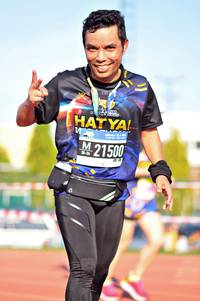 BIB: 21500, 
                            <button type="button" onclick="openModal(3590705)" class="btn btn-primary btn-sm float-right btn-popup" data-toggle="modal" data-target=".modal-high-quality">
                        <i class="fas fa-shopping-cart"></i> Add to Cart
                    </button>
                                            <button type="button" onclick="isThisMe(3590705, true)" class="btn btn-success btn-sm float-right btn-popup btn-isme hidden" data-toggle="tooltip" data-placement="bottom" title="นี่คือรูปของคุณใช่ไหม คลิกที่นี่เพื่อเอาเข้าอัลบั้ม">
                        <i class="fas fa-plus"></i> Add to album
                    </button>
                    <button type="button" onclick="isThisMe(3590705, false)" class="btn btn-warning btn-sm float-right btn-popup btn-isnotme hidden">
                        <i class="fas fa-ban"></i> Remove from album
                    </button>