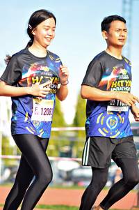 BIB: 1200
                            <button type="button" onclick="openModal(3590552)" class="btn btn-primary btn-sm float-right btn-popup" data-toggle="modal" data-target=".modal-high-quality">
                        <i class="fas fa-shopping-cart"></i> Add to Cart
                    </button>
                                            <button type="button" onclick="isThisMe(3590552, true)" class="btn btn-success btn-sm float-right btn-popup btn-isme hidden" data-toggle="tooltip" data-placement="bottom" title="นี่คือรูปของคุณใช่ไหม คลิกที่นี่เพื่อเอาเข้าอัลบั้ม">
                        <i class="fas fa-plus"></i> Add to album
                    </button>
                    <button type="button" onclick="isThisMe(3590552, false)" class="btn btn-warning btn-sm float-right btn-popup btn-isnotme hidden">
                        <i class="fas fa-ban"></i> Remove from album
                    </button>