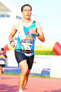 BIB: 40375
                            <button type="button" onclick="openModal(3581733)" class="btn btn-primary btn-sm float-right btn-popup" data-toggle="modal" data-target=".modal-high-quality">
                        <i class="fas fa-shopping-cart"></i> Add to Cart
                    </button>
                                            <button type="button" onclick="isThisMe(3581733, true)" class="btn btn-success btn-sm float-right btn-popup btn-isme hidden" data-toggle="tooltip" data-placement="bottom" title="นี่คือรูปของคุณใช่ไหม คลิกที่นี่เพื่อเอาเข้าอัลบั้ม">
                        <i class="fas fa-plus"></i> Add to album
                    </button>
                    <button type="button" onclick="isThisMe(3581733, false)" class="btn btn-warning btn-sm float-right btn-popup btn-isnotme hidden">
                        <i class="fas fa-ban"></i> Remove from album
                    </button>