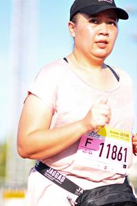 BIB: 11861
                            <button type="button" onclick="openModal(3590054)" class="btn btn-primary btn-sm float-right btn-popup" data-toggle="modal" data-target=".modal-high-quality">
                        <i class="fas fa-shopping-cart"></i> Add to Cart
                    </button>
                                            <button type="button" onclick="isThisMe(3590054, true)" class="btn btn-success btn-sm float-right btn-popup btn-isme hidden" data-toggle="tooltip" data-placement="bottom" title="นี่คือรูปของคุณใช่ไหม คลิกที่นี่เพื่อเอาเข้าอัลบั้ม">
                        <i class="fas fa-plus"></i> Add to album
                    </button>
                    <button type="button" onclick="isThisMe(3590054, false)" class="btn btn-warning btn-sm float-right btn-popup btn-isnotme hidden">
                        <i class="fas fa-ban"></i> Remove from album
                    </button>