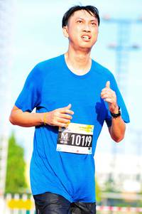 BIB: 1019
                            <button type="button" onclick="openModal(3580810)" class="btn btn-primary btn-sm float-right btn-popup" data-toggle="modal" data-target=".modal-high-quality">
                        <i class="fas fa-shopping-cart"></i> Add to Cart
                    </button>
                                            <button type="button" onclick="isThisMe(3580810, true)" class="btn btn-success btn-sm float-right btn-popup btn-isme hidden" data-toggle="tooltip" data-placement="bottom" title="นี่คือรูปของคุณใช่ไหม คลิกที่นี่เพื่อเอาเข้าอัลบั้ม">
                        <i class="fas fa-plus"></i> Add to album
                    </button>
                    <button type="button" onclick="isThisMe(3580810, false)" class="btn btn-warning btn-sm float-right btn-popup btn-isnotme hidden">
                        <i class="fas fa-ban"></i> Remove from album
                    </button>