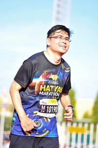 BIB: 10190
                            <button type="button" onclick="openModal(3589705)" class="btn btn-primary btn-sm float-right btn-popup" data-toggle="modal" data-target=".modal-high-quality">
                        <i class="fas fa-shopping-cart"></i> Add to Cart
                    </button>
                                            <button type="button" onclick="isThisMe(3589705, true)" class="btn btn-success btn-sm float-right btn-popup btn-isme hidden" data-toggle="tooltip" data-placement="bottom" title="นี่คือรูปของคุณใช่ไหม คลิกที่นี่เพื่อเอาเข้าอัลบั้ม">
                        <i class="fas fa-plus"></i> Add to album
                    </button>
                    <button type="button" onclick="isThisMe(3589705, false)" class="btn btn-warning btn-sm float-right btn-popup btn-isnotme hidden">
                        <i class="fas fa-ban"></i> Remove from album
                    </button>