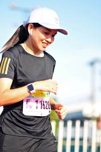 BIB: 11628
                            <button type="button" onclick="openModal(3590736)" class="btn btn-primary btn-sm float-right btn-popup" data-toggle="modal" data-target=".modal-high-quality">
                        <i class="fas fa-shopping-cart"></i> Add to Cart
                    </button>
                                            <button type="button" onclick="isThisMe(3590736, true)" class="btn btn-success btn-sm float-right btn-popup btn-isme hidden" data-toggle="tooltip" data-placement="bottom" title="นี่คือรูปของคุณใช่ไหม คลิกที่นี่เพื่อเอาเข้าอัลบั้ม">
                        <i class="fas fa-plus"></i> Add to album
                    </button>
                    <button type="button" onclick="isThisMe(3590736, false)" class="btn btn-warning btn-sm float-right btn-popup btn-isnotme hidden">
                        <i class="fas fa-ban"></i> Remove from album
                    </button>