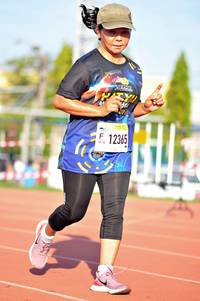 BIB: 12365
                            <button type="button" onclick="openModal(3589576)" class="btn btn-primary btn-sm float-right btn-popup" data-toggle="modal" data-target=".modal-high-quality">
                        <i class="fas fa-shopping-cart"></i> Add to Cart
                    </button>
                                            <button type="button" onclick="isThisMe(3589576, true)" class="btn btn-success btn-sm float-right btn-popup btn-isme hidden" data-toggle="tooltip" data-placement="bottom" title="นี่คือรูปของคุณใช่ไหม คลิกที่นี่เพื่อเอาเข้าอัลบั้ม">
                        <i class="fas fa-plus"></i> Add to album
                    </button>
                    <button type="button" onclick="isThisMe(3589576, false)" class="btn btn-warning btn-sm float-right btn-popup btn-isnotme hidden">
                        <i class="fas fa-ban"></i> Remove from album
                    </button>