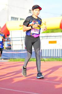 BIB: 2717
                            <button type="button" onclick="openModal(3578530)" class="btn btn-primary btn-sm float-right btn-popup" data-toggle="modal" data-target=".modal-high-quality">
                        <i class="fas fa-shopping-cart"></i> Add to Cart
                    </button>
                                            <button type="button" onclick="isThisMe(3578530, true)" class="btn btn-success btn-sm float-right btn-popup btn-isme hidden" data-toggle="tooltip" data-placement="bottom" title="นี่คือรูปของคุณใช่ไหม คลิกที่นี่เพื่อเอาเข้าอัลบั้ม">
                        <i class="fas fa-plus"></i> Add to album
                    </button>
                    <button type="button" onclick="isThisMe(3578530, false)" class="btn btn-warning btn-sm float-right btn-popup btn-isnotme hidden">
                        <i class="fas fa-ban"></i> Remove from album
                    </button>