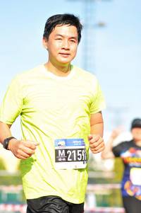 BIB: 215
                            <button type="button" onclick="openModal(3592170)" class="btn btn-primary btn-sm float-right btn-popup" data-toggle="modal" data-target=".modal-high-quality">
                        <i class="fas fa-shopping-cart"></i> Add to Cart
                    </button>
                                            <button type="button" onclick="isThisMe(3592170, true)" class="btn btn-success btn-sm float-right btn-popup btn-isme hidden" data-toggle="tooltip" data-placement="bottom" title="นี่คือรูปของคุณใช่ไหม คลิกที่นี่เพื่อเอาเข้าอัลบั้ม">
                        <i class="fas fa-plus"></i> Add to album
                    </button>
                    <button type="button" onclick="isThisMe(3592170, false)" class="btn btn-warning btn-sm float-right btn-popup btn-isnotme hidden">
                        <i class="fas fa-ban"></i> Remove from album
                    </button>