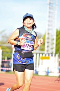 BIB: 22173
                            <button type="button" onclick="openModal(3590429)" class="btn btn-primary btn-sm float-right btn-popup" data-toggle="modal" data-target=".modal-high-quality">
                        <i class="fas fa-shopping-cart"></i> Add to Cart
                    </button>
                                            <button type="button" onclick="isThisMe(3590429, true)" class="btn btn-success btn-sm float-right btn-popup btn-isme hidden" data-toggle="tooltip" data-placement="bottom" title="นี่คือรูปของคุณใช่ไหม คลิกที่นี่เพื่อเอาเข้าอัลบั้ม">
                        <i class="fas fa-plus"></i> Add to album
                    </button>
                    <button type="button" onclick="isThisMe(3590429, false)" class="btn btn-warning btn-sm float-right btn-popup btn-isnotme hidden">
                        <i class="fas fa-ban"></i> Remove from album
                    </button>