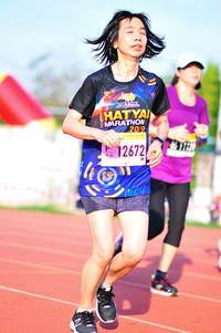 BIB: 672
                            <button type="button" onclick="openModal(3581982)" class="btn btn-primary btn-sm float-right btn-popup" data-toggle="modal" data-target=".modal-high-quality">
                        <i class="fas fa-shopping-cart"></i> Add to Cart
                    </button>
                                            <button type="button" onclick="isThisMe(3581982, true)" class="btn btn-success btn-sm float-right btn-popup btn-isme hidden" data-toggle="tooltip" data-placement="bottom" title="นี่คือรูปของคุณใช่ไหม คลิกที่นี่เพื่อเอาเข้าอัลบั้ม">
                        <i class="fas fa-plus"></i> Add to album
                    </button>
                    <button type="button" onclick="isThisMe(3581982, false)" class="btn btn-warning btn-sm float-right btn-popup btn-isnotme hidden">
                        <i class="fas fa-ban"></i> Remove from album
                    </button>