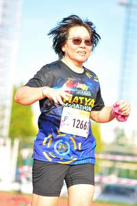 BIB: 1266
                            <button type="button" onclick="openModal(3591898)" class="btn btn-primary btn-sm float-right btn-popup" data-toggle="modal" data-target=".modal-high-quality">
                        <i class="fas fa-shopping-cart"></i> Add to Cart
                    </button>
                                            <button type="button" onclick="isThisMe(3591898, true)" class="btn btn-success btn-sm float-right btn-popup btn-isme hidden" data-toggle="tooltip" data-placement="bottom" title="นี่คือรูปของคุณใช่ไหม คลิกที่นี่เพื่อเอาเข้าอัลบั้ม">
                        <i class="fas fa-plus"></i> Add to album
                    </button>
                    <button type="button" onclick="isThisMe(3591898, false)" class="btn btn-warning btn-sm float-right btn-popup btn-isnotme hidden">
                        <i class="fas fa-ban"></i> Remove from album
                    </button>