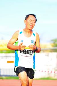 BIB: 10186
                            <button type="button" onclick="openModal(3580676)" class="btn btn-primary btn-sm float-right btn-popup" data-toggle="modal" data-target=".modal-high-quality">
                        <i class="fas fa-shopping-cart"></i> Add to Cart
                    </button>
                                            <button type="button" onclick="isThisMe(3580676, true)" class="btn btn-success btn-sm float-right btn-popup btn-isme hidden" data-toggle="tooltip" data-placement="bottom" title="นี่คือรูปของคุณใช่ไหม คลิกที่นี่เพื่อเอาเข้าอัลบั้ม">
                        <i class="fas fa-plus"></i> Add to album
                    </button>
                    <button type="button" onclick="isThisMe(3580676, false)" class="btn btn-warning btn-sm float-right btn-popup btn-isnotme hidden">
                        <i class="fas fa-ban"></i> Remove from album
                    </button>