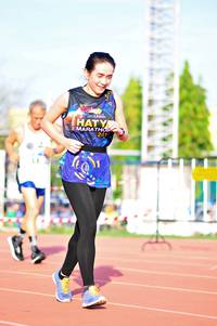 BIB: 201
                            <button type="button" onclick="openModal(3589111)" class="btn btn-primary btn-sm float-right btn-popup" data-toggle="modal" data-target=".modal-high-quality">
                        <i class="fas fa-shopping-cart"></i> Add to Cart
                    </button>
                                            <button type="button" onclick="isThisMe(3589111, true)" class="btn btn-success btn-sm float-right btn-popup btn-isme hidden" data-toggle="tooltip" data-placement="bottom" title="นี่คือรูปของคุณใช่ไหม คลิกที่นี่เพื่อเอาเข้าอัลบั้ม">
                        <i class="fas fa-plus"></i> Add to album
                    </button>
                    <button type="button" onclick="isThisMe(3589111, false)" class="btn btn-warning btn-sm float-right btn-popup btn-isnotme hidden">
                        <i class="fas fa-ban"></i> Remove from album
                    </button>