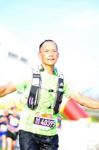 BIB: 40395, 
                            <button type="button" onclick="openModal(3582064)" class="btn btn-primary btn-sm float-right btn-popup" data-toggle="modal" data-target=".modal-high-quality">
                        <i class="fas fa-shopping-cart"></i> Add to Cart
                    </button>
                                            <button type="button" onclick="isThisMe(3582064, true)" class="btn btn-success btn-sm float-right btn-popup btn-isme hidden" data-toggle="tooltip" data-placement="bottom" title="นี่คือรูปของคุณใช่ไหม คลิกที่นี่เพื่อเอาเข้าอัลบั้ม">
                        <i class="fas fa-plus"></i> Add to album
                    </button>
                    <button type="button" onclick="isThisMe(3582064, false)" class="btn btn-warning btn-sm float-right btn-popup btn-isnotme hidden">
                        <i class="fas fa-ban"></i> Remove from album
                    </button>