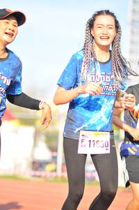 BIB: 110
                            <button type="button" onclick="openModal(3764085)" class="btn btn-primary btn-sm float-right btn-popup" data-toggle="modal" data-target=".modal-high-quality">
                        <i class="fas fa-shopping-cart"></i> Add to Cart
                    </button>
                                            <button type="button" onclick="isThisMe(3764085, true)" class="btn btn-success btn-sm float-right btn-popup btn-isme hidden" data-toggle="tooltip" data-placement="bottom" title="นี่คือรูปของคุณใช่ไหม คลิกที่นี่เพื่อเอาเข้าอัลบั้ม">
                        <i class="fas fa-plus"></i> Add to album
                    </button>
                    <button type="button" onclick="isThisMe(3764085, false)" class="btn btn-warning btn-sm float-right btn-popup btn-isnotme hidden">
                        <i class="fas fa-ban"></i> Remove from album
                    </button>