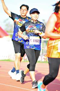 BIB: 11523
                            <button type="button" onclick="openModal(3588627)" class="btn btn-primary btn-sm float-right btn-popup" data-toggle="modal" data-target=".modal-high-quality">
                        <i class="fas fa-shopping-cart"></i> Add to Cart
                    </button>
                                            <button type="button" onclick="isThisMe(3588627, true)" class="btn btn-success btn-sm float-right btn-popup btn-isme hidden" data-toggle="tooltip" data-placement="bottom" title="นี่คือรูปของคุณใช่ไหม คลิกที่นี่เพื่อเอาเข้าอัลบั้ม">
                        <i class="fas fa-plus"></i> Add to album
                    </button>
                    <button type="button" onclick="isThisMe(3588627, false)" class="btn btn-warning btn-sm float-right btn-popup btn-isnotme hidden">
                        <i class="fas fa-ban"></i> Remove from album
                    </button>