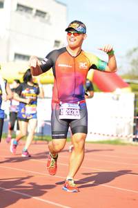 BIB: 0283, 
                            <button type="button" onclick="openModal(3592270)" class="btn btn-primary btn-sm float-right btn-popup" data-toggle="modal" data-target=".modal-high-quality">
                        <i class="fas fa-shopping-cart"></i> Add to Cart
                    </button>
                                            <button type="button" onclick="isThisMe(3592270, true)" class="btn btn-success btn-sm float-right btn-popup btn-isme hidden" data-toggle="tooltip" data-placement="bottom" title="นี่คือรูปของคุณใช่ไหม คลิกที่นี่เพื่อเอาเข้าอัลบั้ม">
                        <i class="fas fa-plus"></i> Add to album
                    </button>
                    <button type="button" onclick="isThisMe(3592270, false)" class="btn btn-warning btn-sm float-right btn-popup btn-isnotme hidden">
                        <i class="fas fa-ban"></i> Remove from album
                    </button>