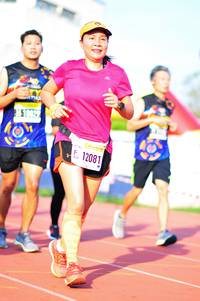 BIB: 1208, 12081
                            <button type="button" onclick="openModal(3582010)" class="btn btn-primary btn-sm float-right btn-popup" data-toggle="modal" data-target=".modal-high-quality">
                        <i class="fas fa-shopping-cart"></i> Add to Cart
                    </button>
                                            <button type="button" onclick="isThisMe(3582010, true)" class="btn btn-success btn-sm float-right btn-popup btn-isme hidden" data-toggle="tooltip" data-placement="bottom" title="นี่คือรูปของคุณใช่ไหม คลิกที่นี่เพื่อเอาเข้าอัลบั้ม">
                        <i class="fas fa-plus"></i> Add to album
                    </button>
                    <button type="button" onclick="isThisMe(3582010, false)" class="btn btn-warning btn-sm float-right btn-popup btn-isnotme hidden">
                        <i class="fas fa-ban"></i> Remove from album
                    </button>