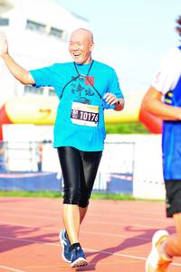 BIB: 10176
                            <button type="button" onclick="openModal(3581489)" class="btn btn-primary btn-sm float-right btn-popup" data-toggle="modal" data-target=".modal-high-quality">
                        <i class="fas fa-shopping-cart"></i> Add to Cart
                    </button>
                                            <button type="button" onclick="isThisMe(3581489, true)" class="btn btn-success btn-sm float-right btn-popup btn-isme hidden" data-toggle="tooltip" data-placement="bottom" title="นี่คือรูปของคุณใช่ไหม คลิกที่นี่เพื่อเอาเข้าอัลบั้ม">
                        <i class="fas fa-plus"></i> Add to album
                    </button>
                    <button type="button" onclick="isThisMe(3581489, false)" class="btn btn-warning btn-sm float-right btn-popup btn-isnotme hidden">
                        <i class="fas fa-ban"></i> Remove from album
                    </button>